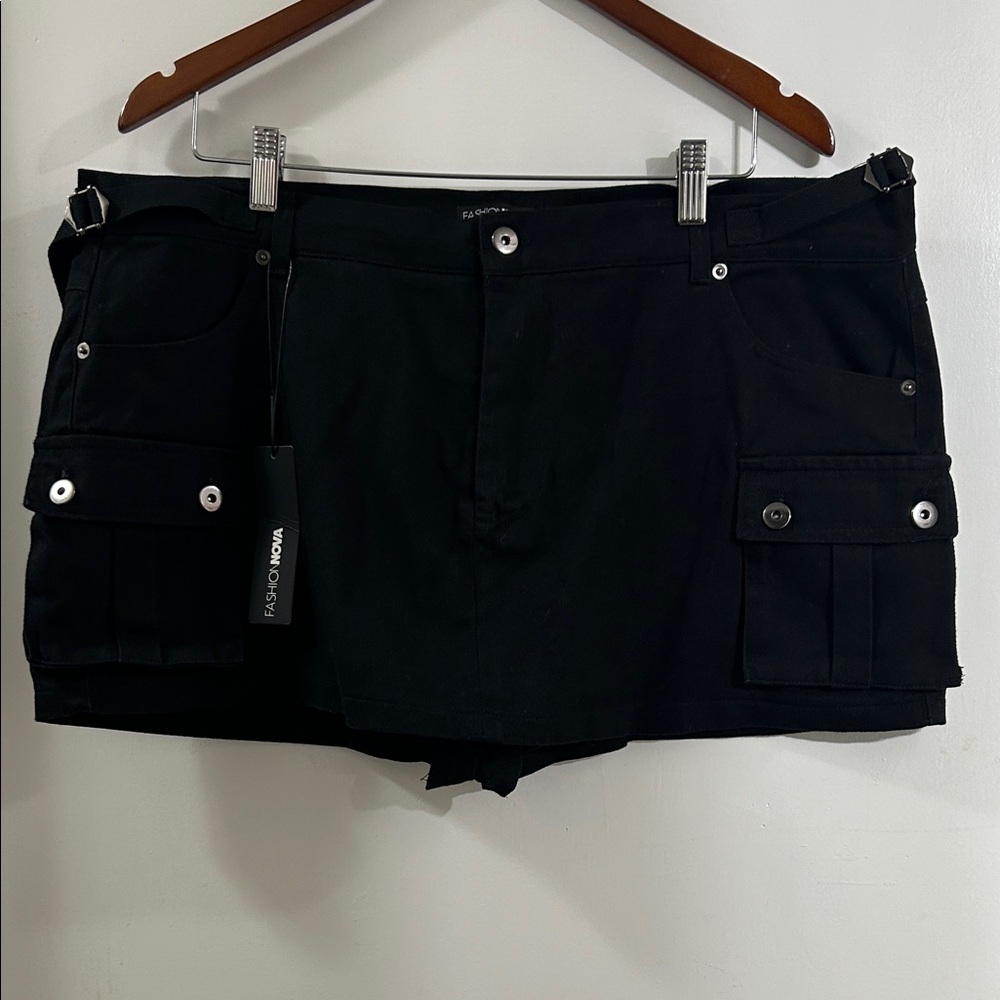 Fashion Nova Black Mini Skort with Pockets